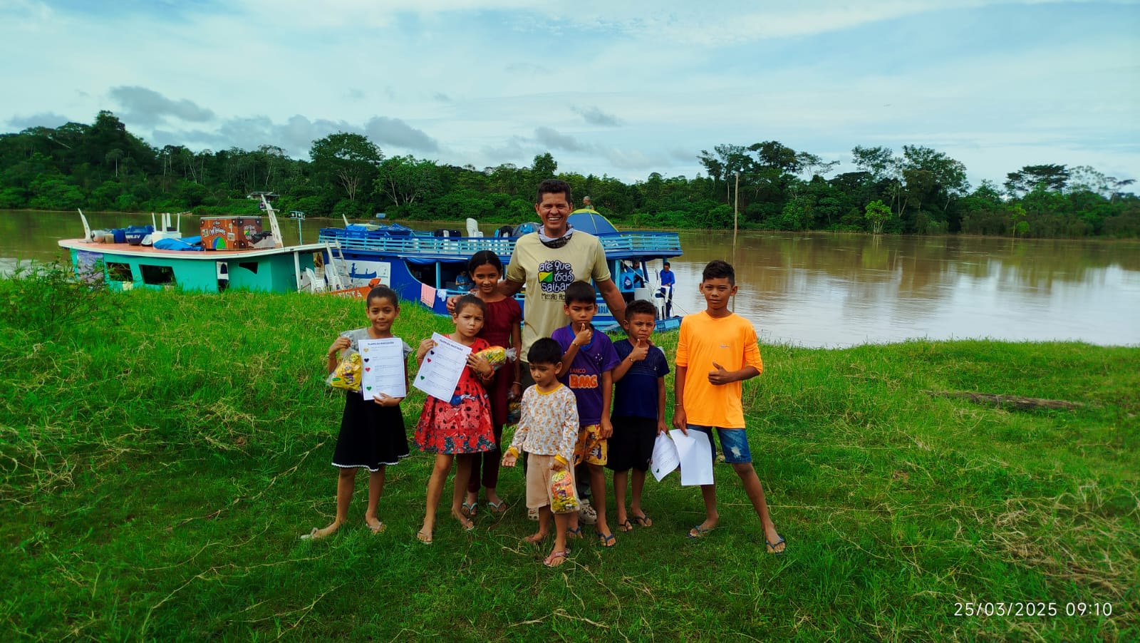 Miss. Gean no projeto ribeirinhos